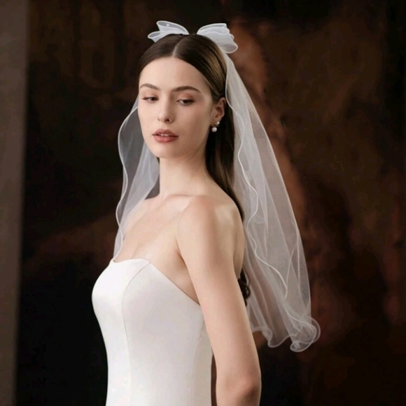 White Bridal Veil with Bow And Faux Pearls Wedding Hair Veil Clip main image 5